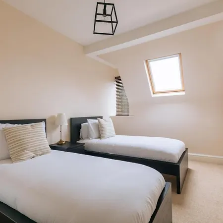 Bright & Delightful 2bd Flat Clifton Down Apartment *