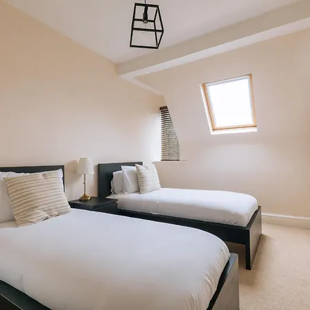 Bright & Delightful 2bd Flat Clifton Down Apartment *